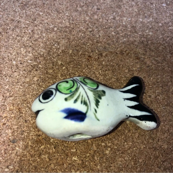 5/$25 
Rooster 5”Fish 2”Painted  Ceramic Figurines Portugal Style Colourful Chip - Picture 7 of 8